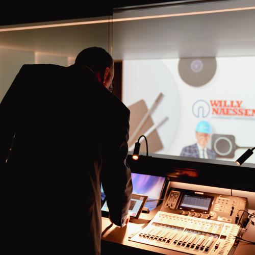 Audiovisuele integratie voor Willy Naessens Industriebouw